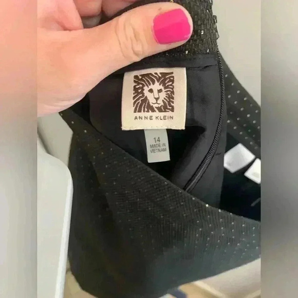 Woman’s Anne Klein Black and Gold Studded Pencil Skirt Size 14 BNWT - Picture 5 of 8